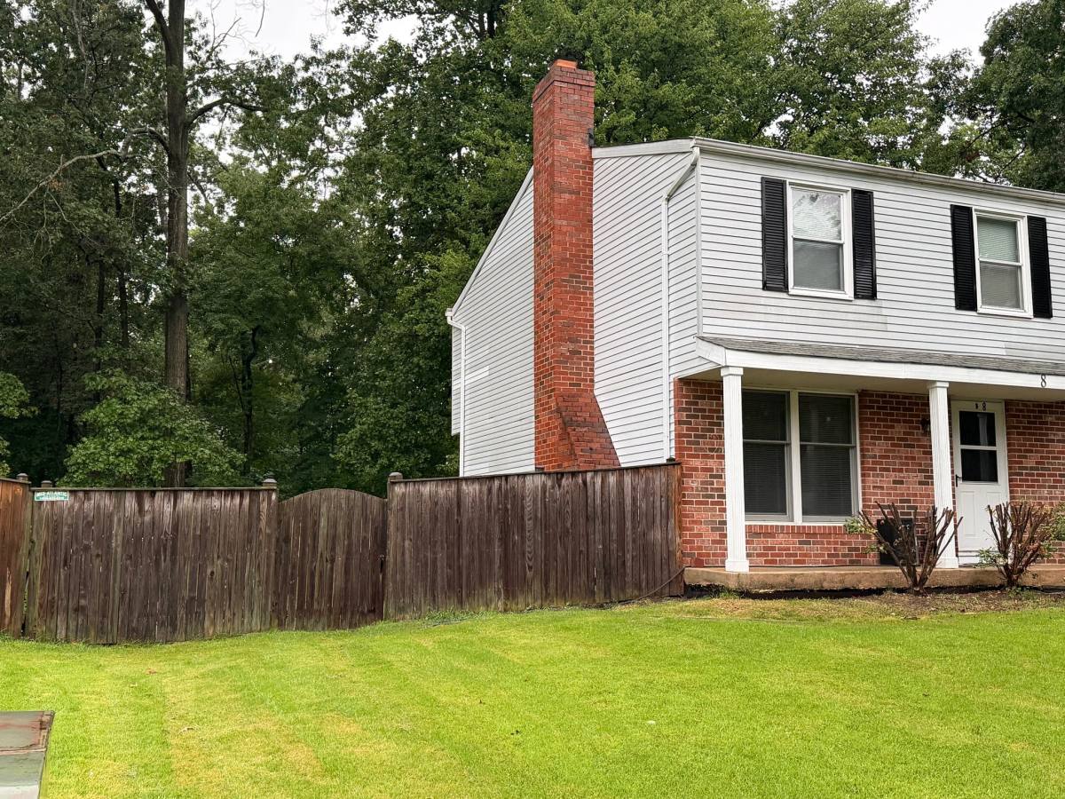 Townhouse for rent at 8 Lineage Court, Nottingham, MD 21236