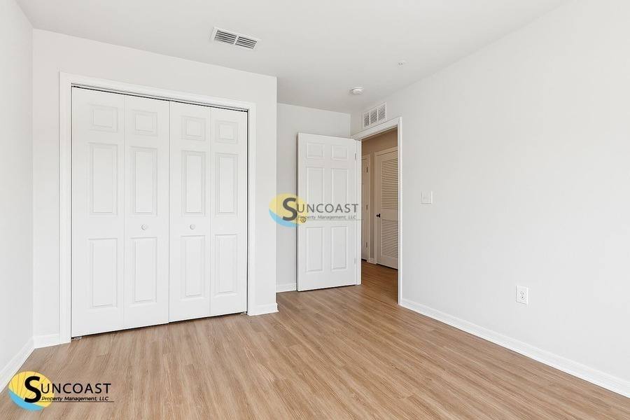 Apartment for rent at 7619 Mailes Court #7619102, Jacksonville, FL 32210
