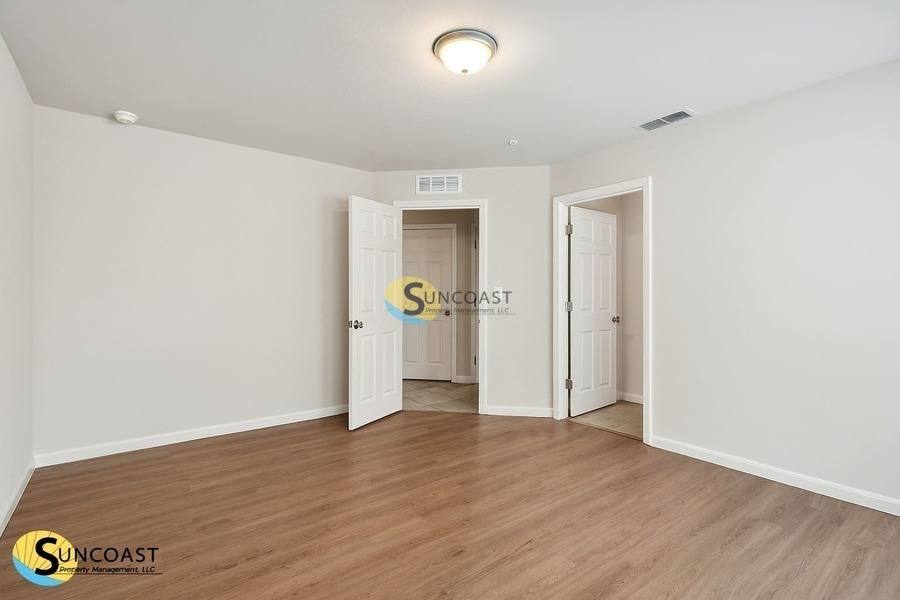 Apartment for rent at 7619 Mailes Court #7619102, Jacksonville, FL 32210