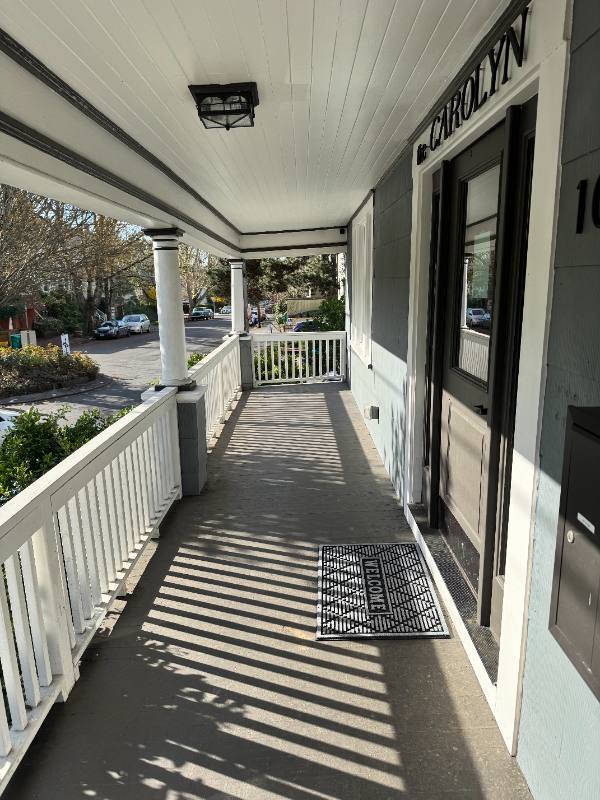 Apartment for rent at 1035 SE 14th Ave #2, Portland, OR 97214