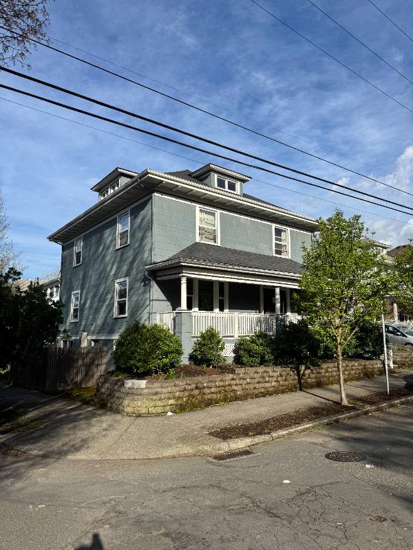 Apartment for rent at 1035 SE 14th Ave #2, Portland, OR 97214