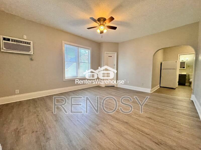 Apartment for rent at 1314 22nd St #5, Des Moines, IA 50311