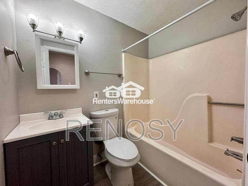 Apartment for rent at 1314 22nd St #5, Des Moines, IA 50311