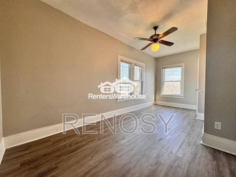 Apartment for rent at 1314 22nd St #5, Des Moines, IA 50311