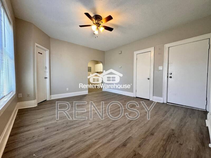 Apartment for rent at 1314 22nd St #5, Des Moines, IA 50311