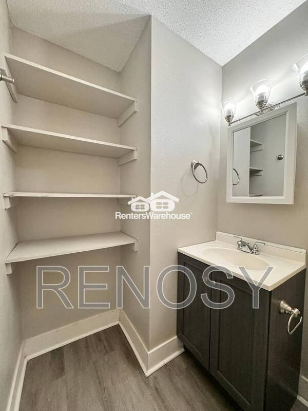 Apartment for rent at 1314 22nd St #5, Des Moines, IA 50311