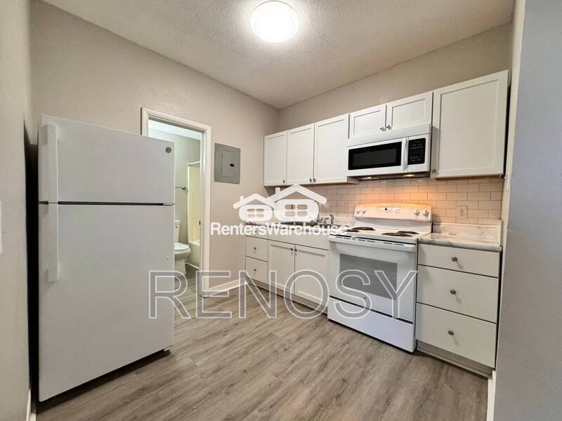 Apartment for rent at 1314 22nd St #5, Des Moines, IA 50311