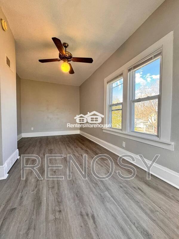 Apartment for rent at 1314 22nd St #5, Des Moines, IA 50311