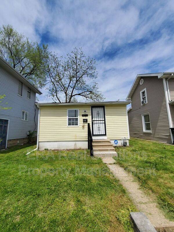House for rent at 2400 Pomola Ave, Columbus, OH 43204