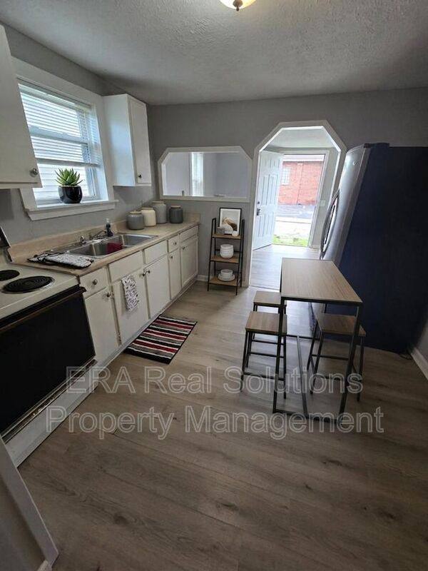 House for rent at 2400 Pomola Ave, Columbus, OH 43204