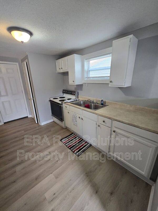 House for rent at 2400 Pomola Ave, Columbus, OH 43204