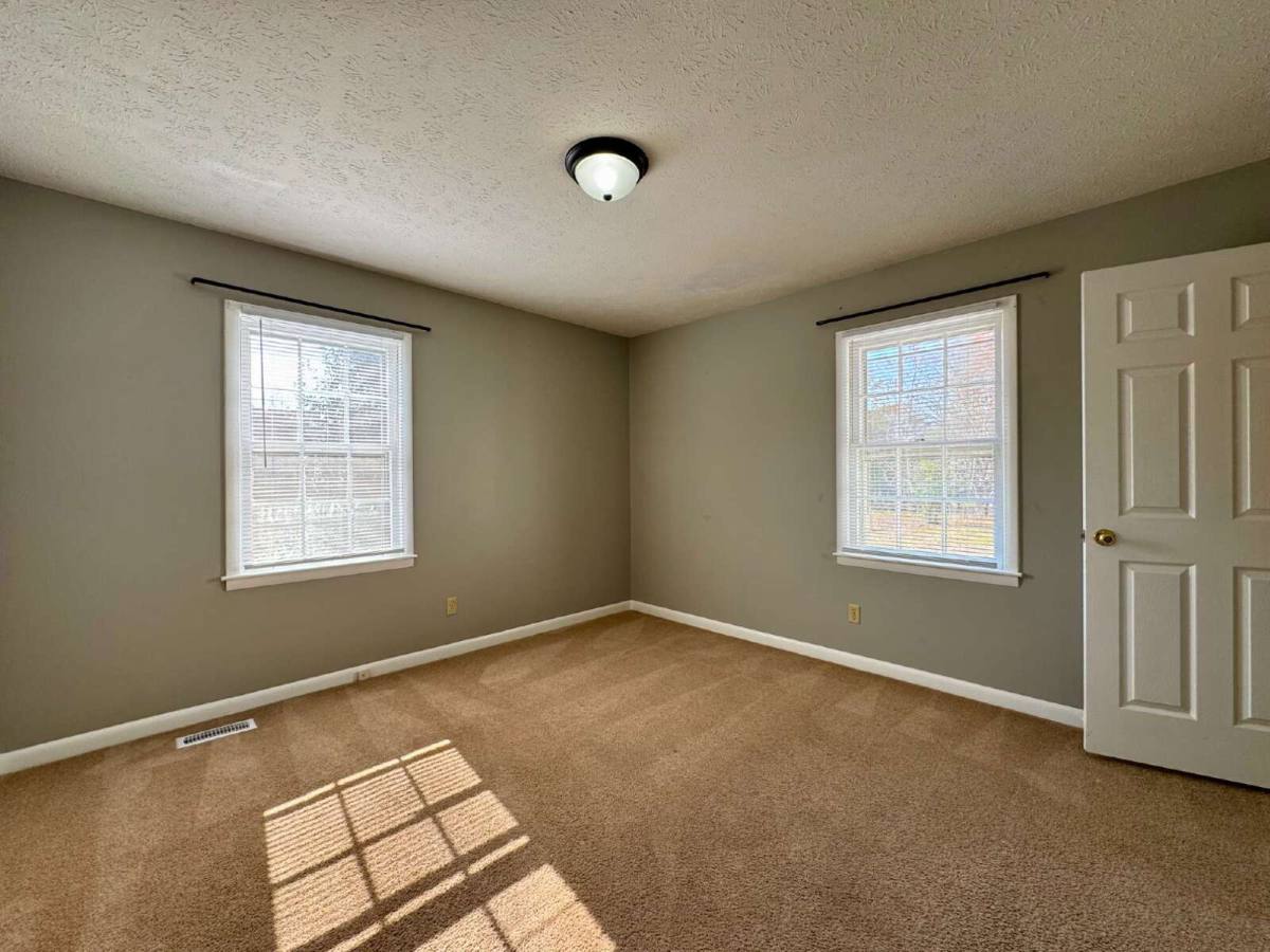 House for rent at 1222 Kienast Dr, Fayetteville, NC 28314