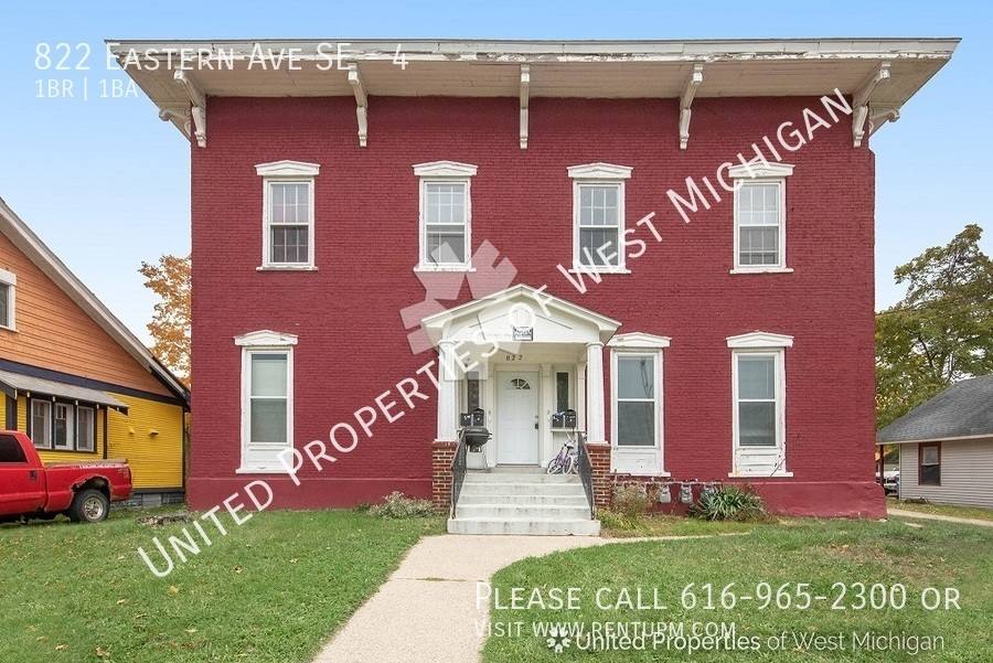 Apartment for rent at 822 Eastern Ave SE #4, Grand Rapids, MI 49507
