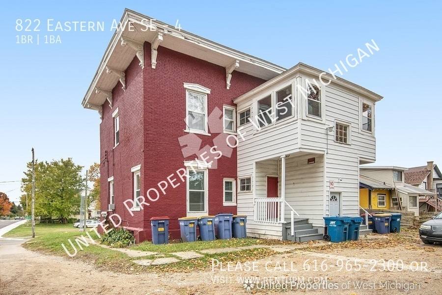 Apartment for rent at 822 Eastern Ave SE #4, Grand Rapids, MI 49507
