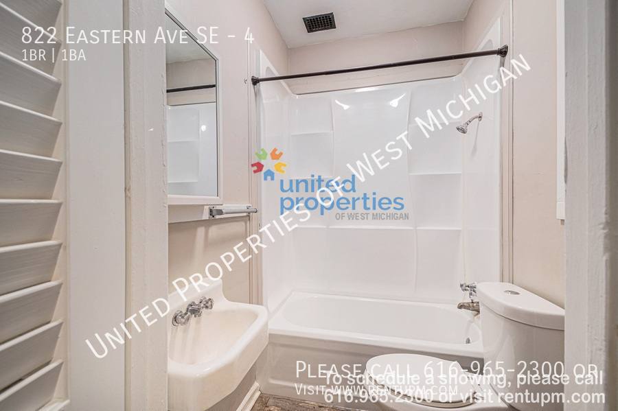 Apartment for rent at 822 Eastern Ave SE #4, Grand Rapids, MI 49507