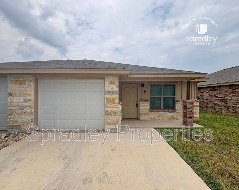 Apartment for rent at 1651 Sabine Rd, Little River Academy, TX 76554