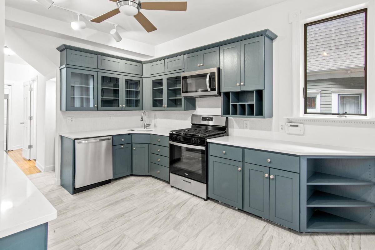 Apartment for rent at 519 W 22nd St #2, Minneapolis, MN 55405