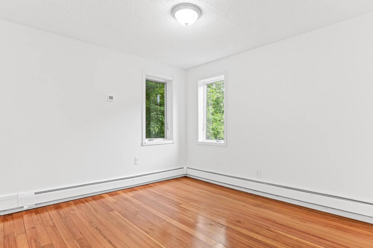Apartment for rent at 519 W 22nd St #2, Minneapolis, MN 55405