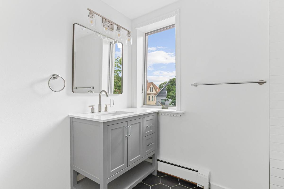 Apartment for rent at 519 W 22nd St #2, Minneapolis, MN 55405