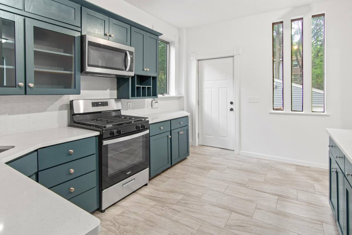 Apartment for rent at 519 W 22nd St #2, Minneapolis, MN 55405