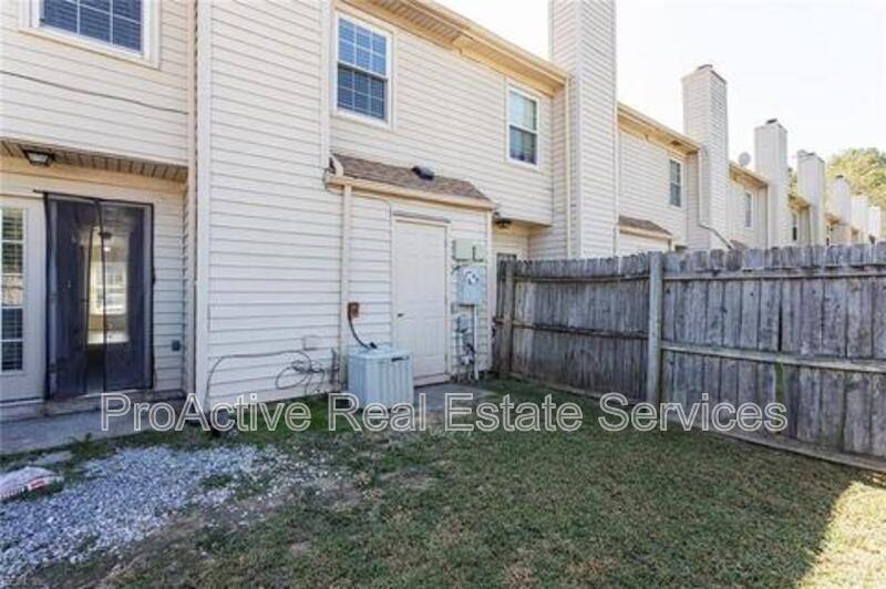 Townhouse for rent at 5684 Campus Dr, Virginia Beach, VA 23462