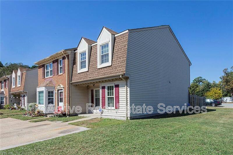 Townhouse for rent at 5684 Campus Dr, Virginia Beach, VA 23462
