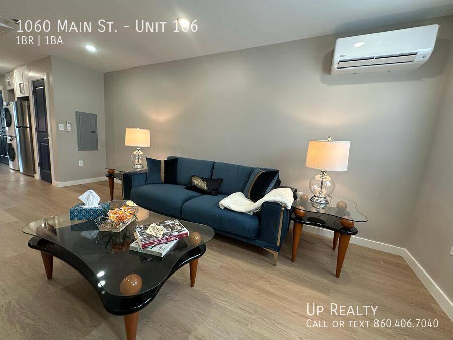 Apartment for rent at 1060 Main St #106, South Windsor, CT 06074
