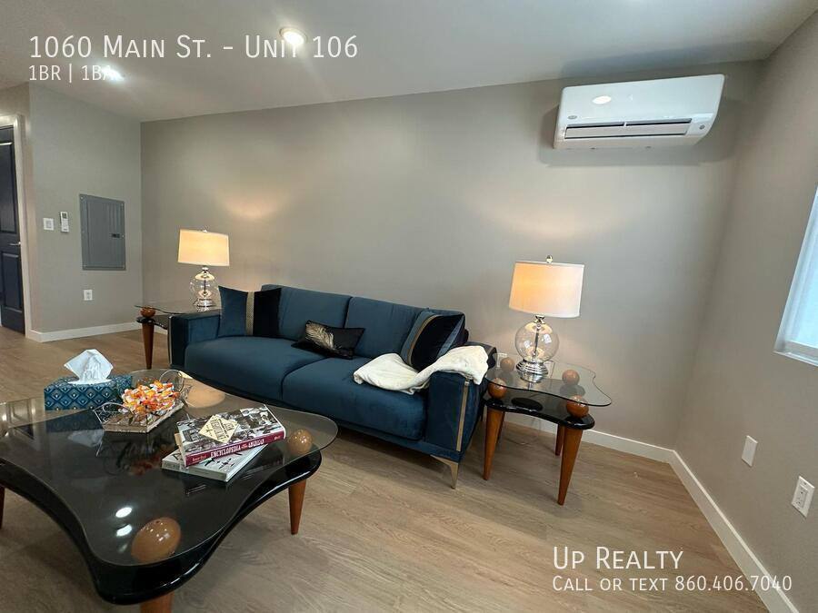 Apartment for rent at 1060 Main St #106, South Windsor, CT 06074