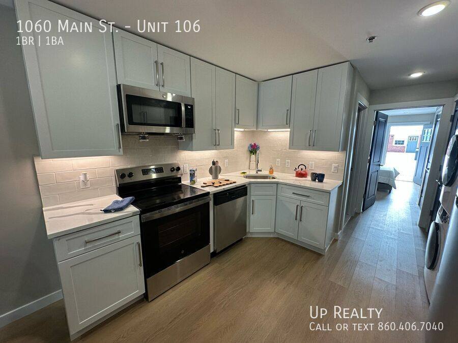 Apartment for rent at 1060 Main St #106, South Windsor, CT 06074