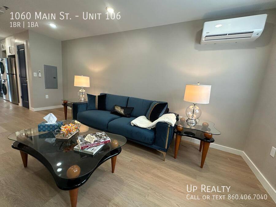 Apartment for rent at 1060 Main St #106, South Windsor, CT 06074