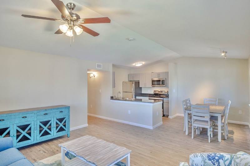 Apartment for rent at 240 Harmon Ave #213, Panama City, FL 32401