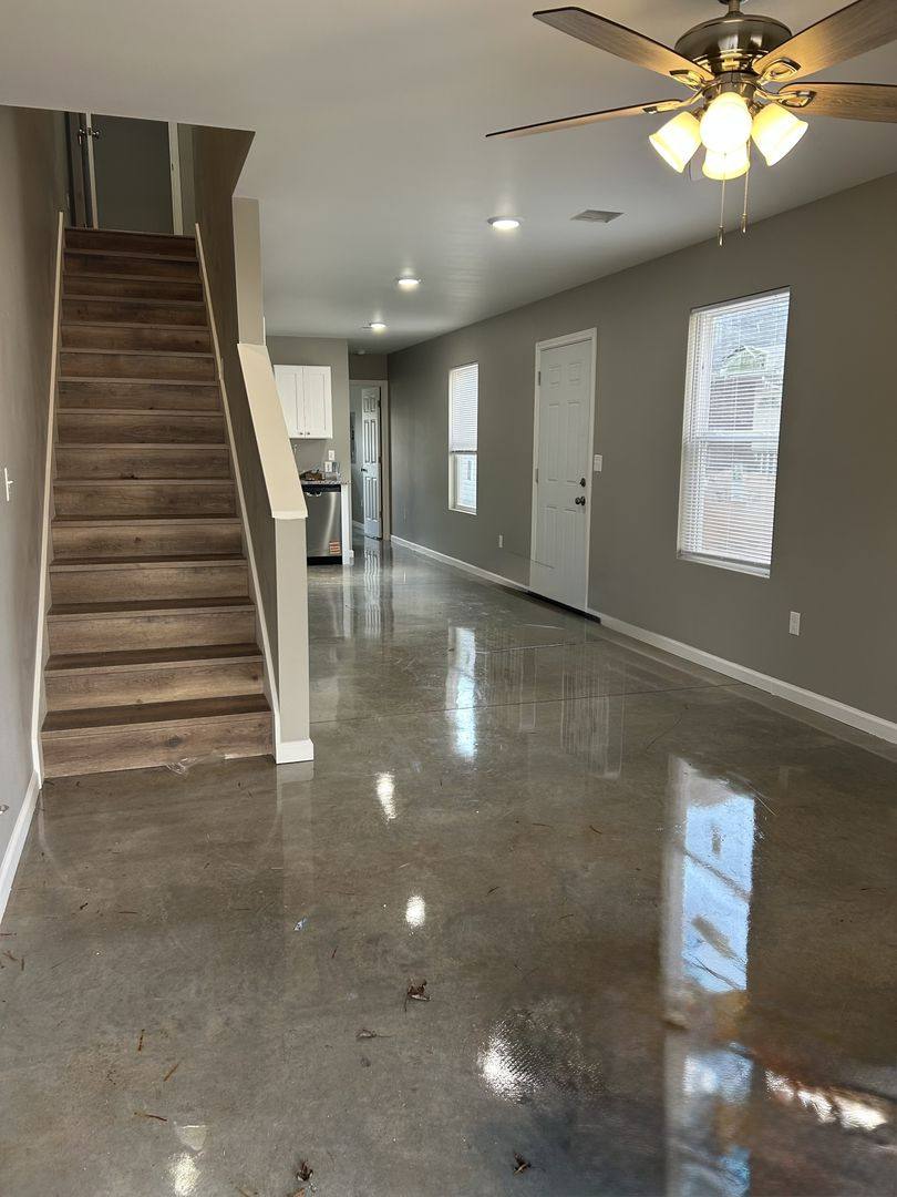 Apartment for rent at 518 E Monroe St, Pittsburg, KS 66762