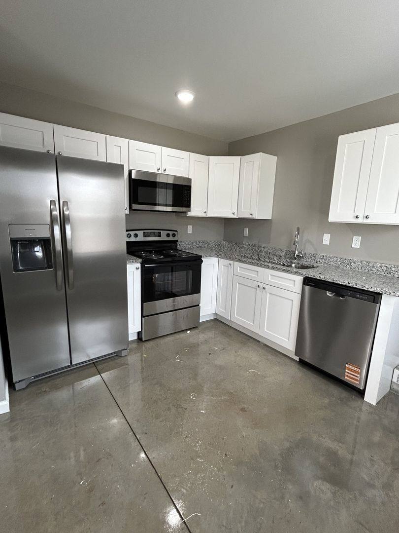 Apartment for rent at 518 E Monroe St, Pittsburg, KS 66762