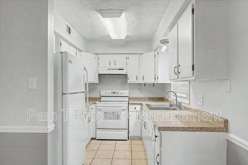 Townhouse for rent at 48 Pointer Place, Savannah, GA 31419