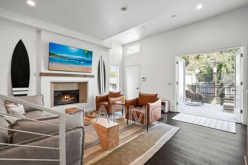 House for rent at 9842 Portola Dr, Beverly Hills, CA 90210