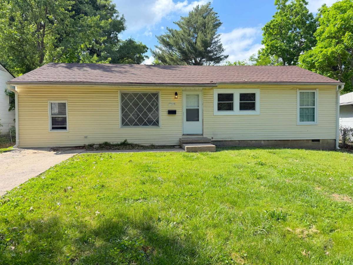 House for rent at 7508 E 111th Terrace, Kansas City, MO 64134