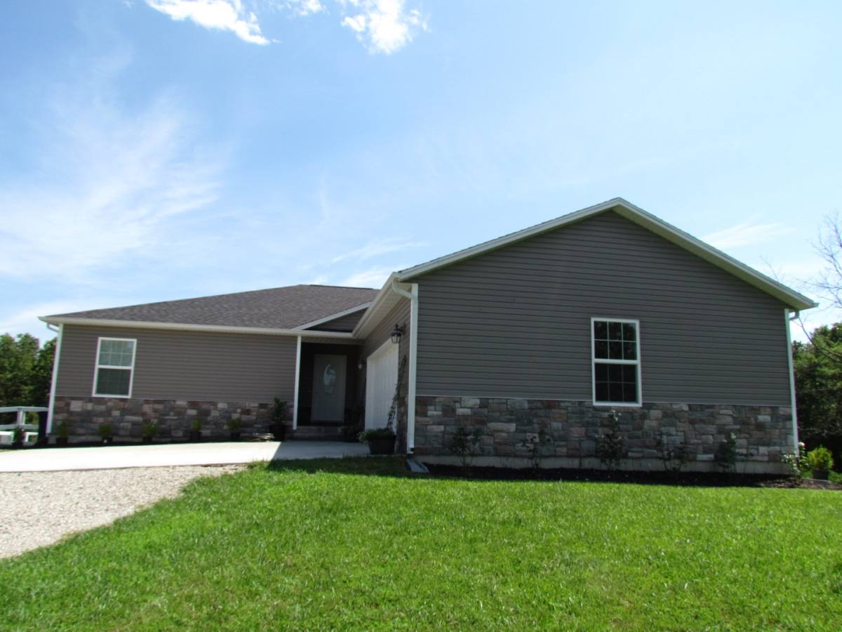 House for rent at 23794 Raspberry Lane, Waynesville, MO 65583