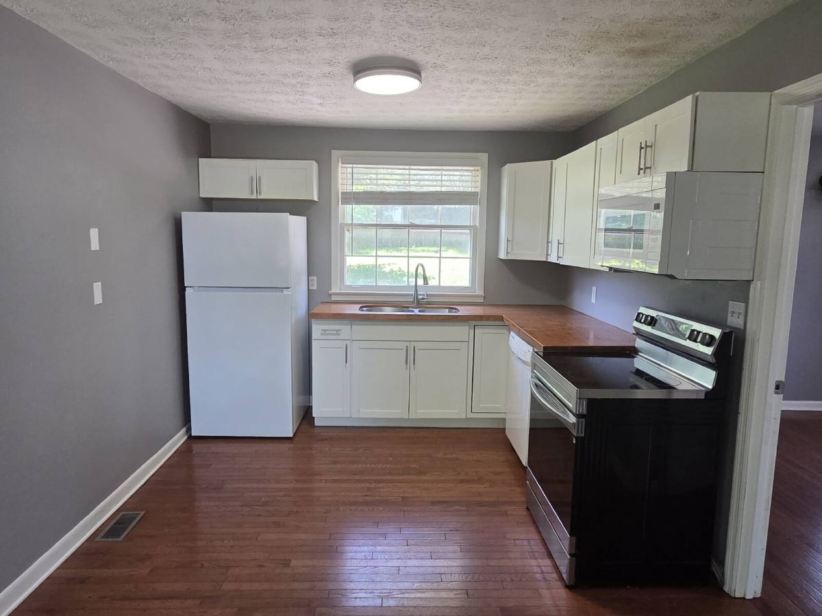 House for rent at 218 Walcott Dr, Nashville, TN 37214
