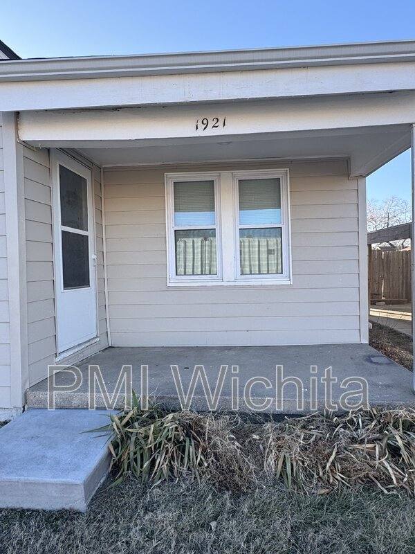 House for rent at 1921 S Everett St, Wichita, KS 67213