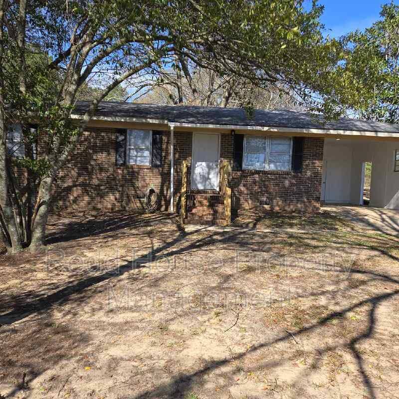 House for rent at 502 Fitzsimmons St, New Brockton, AL 36351