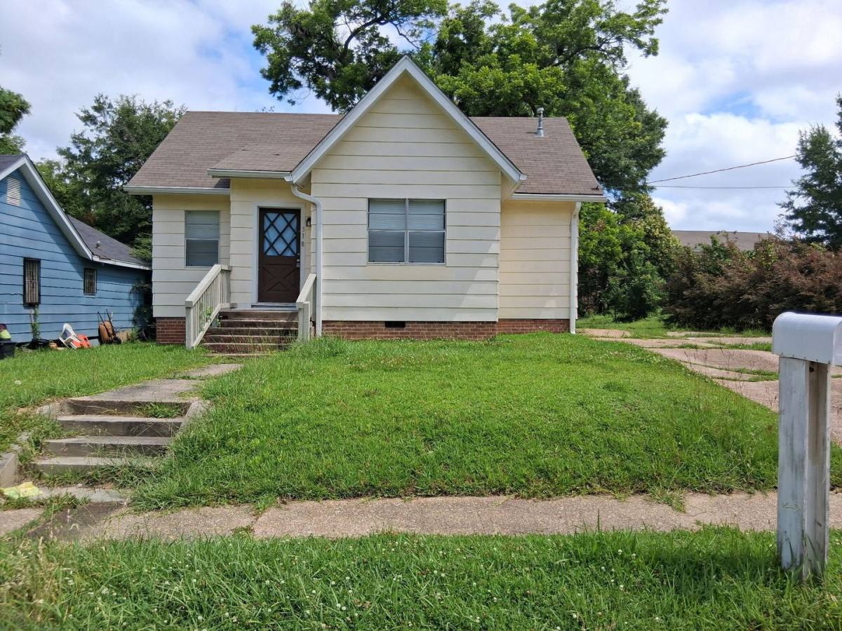 House for rent at 318 Idlewild St, Jackson, MS 39213
