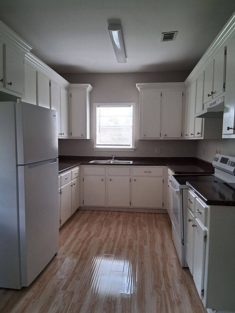 House for rent at 318 Idlewild St, Jackson, MS 39213