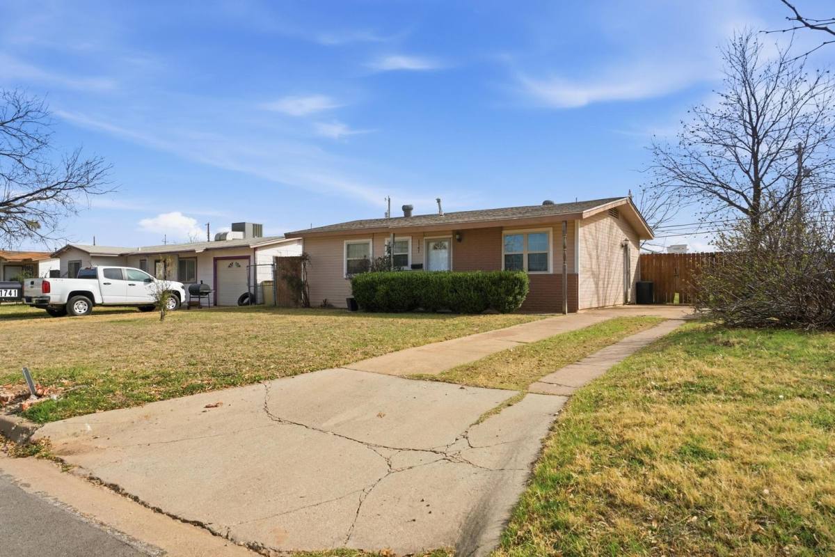 House for rent at 1741 Pasadena Dr, Abilene, TX 79601