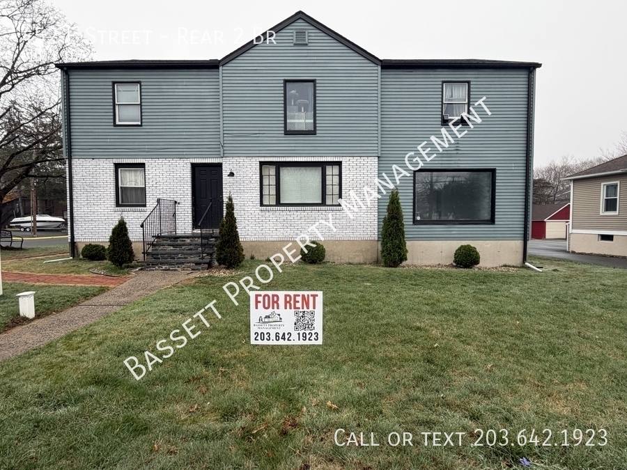 Apartment for rent at 452 E St #REAR 2 Branch, Plainville, CT 06062