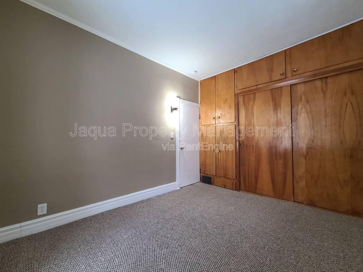Apartment for rent at 621 State St #1, Saint Joseph, MI 49085
