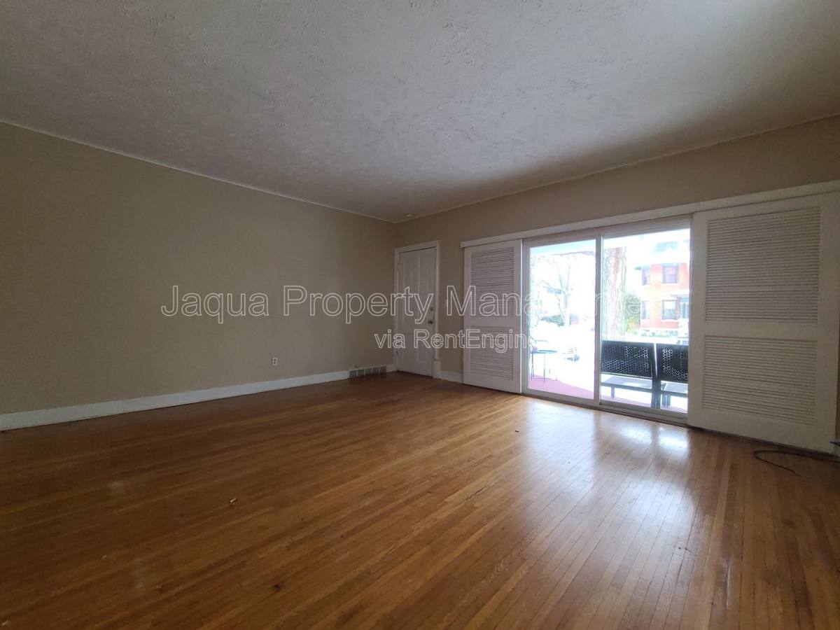 Apartment for rent at 621 State St #1, Saint Joseph, MI 49085