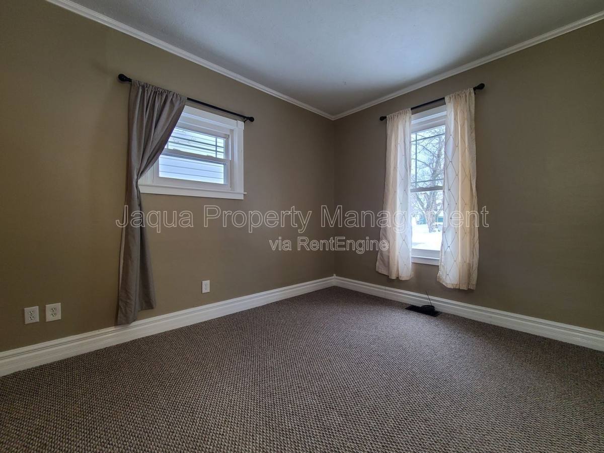 Apartment for rent at 621 State St #1, Saint Joseph, MI 49085