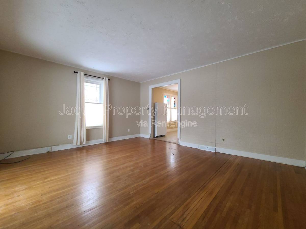 Apartment for rent at 621 State St #1, Saint Joseph, MI 49085