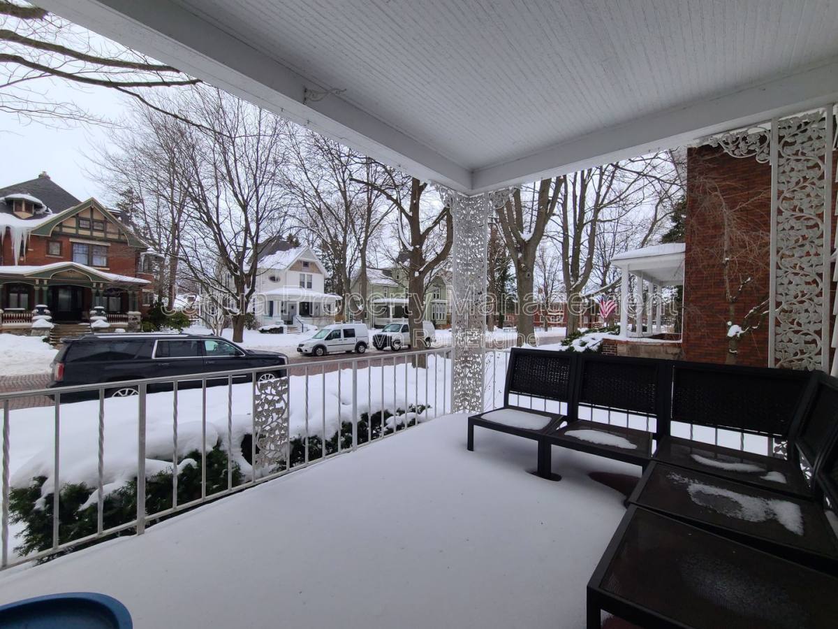 Apartment for rent at 621 State St #1, Saint Joseph, MI 49085
