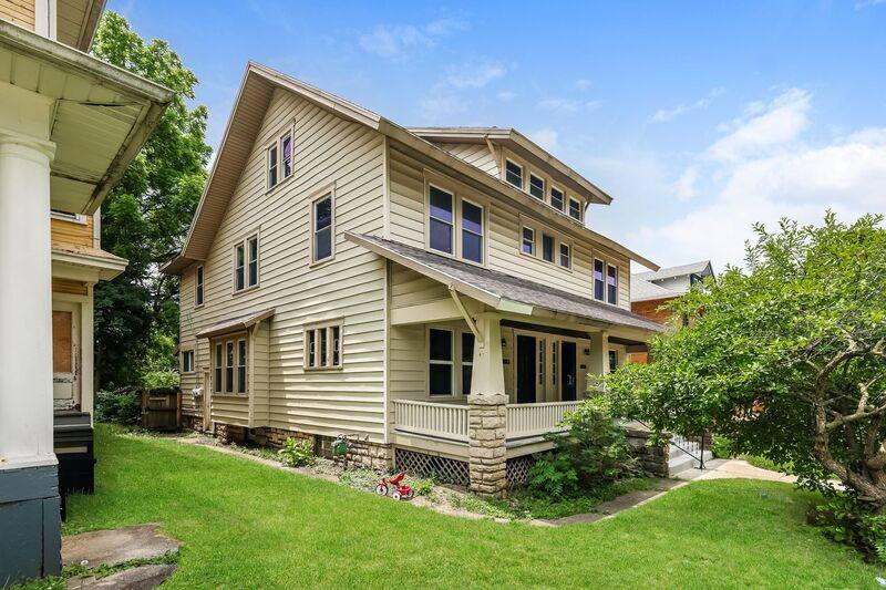Apartment for rent at 457 459 E Madison Ave, Springfield, OH 45503